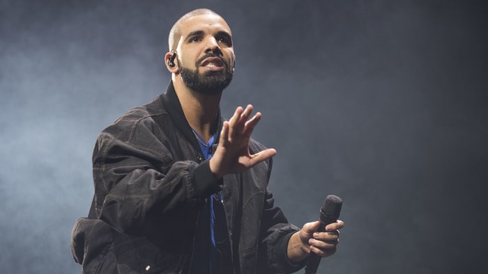 Drake gifts $100,000 to fan for completing chemotherapy